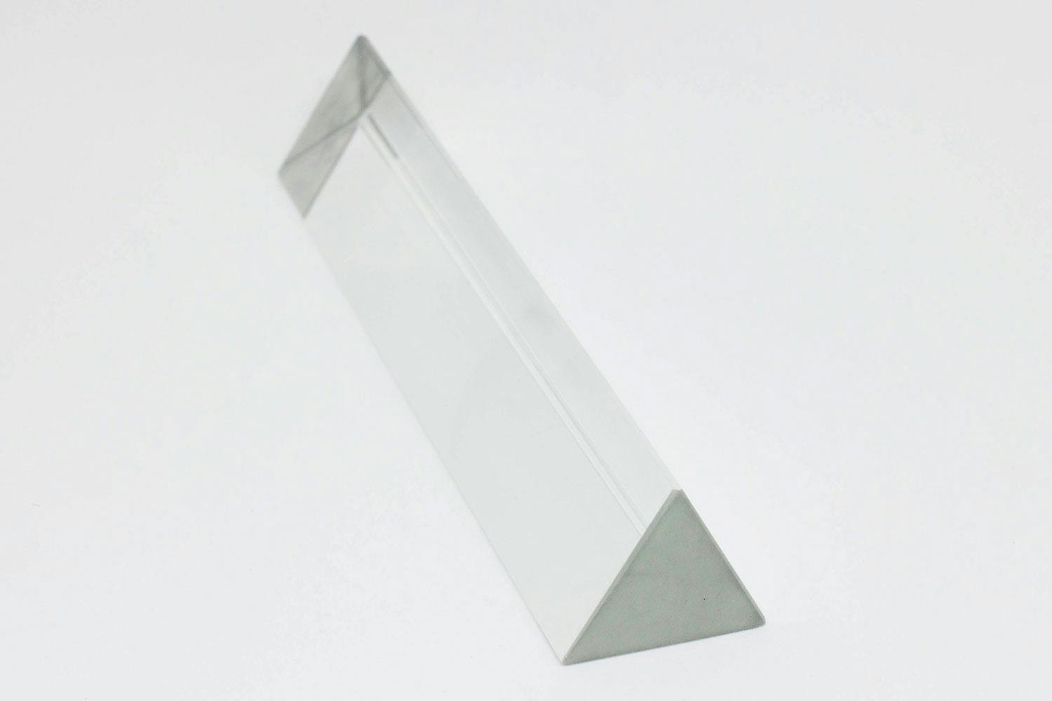 Prisme Hold opp trekanten foran kameraet for å få spennende resultater.